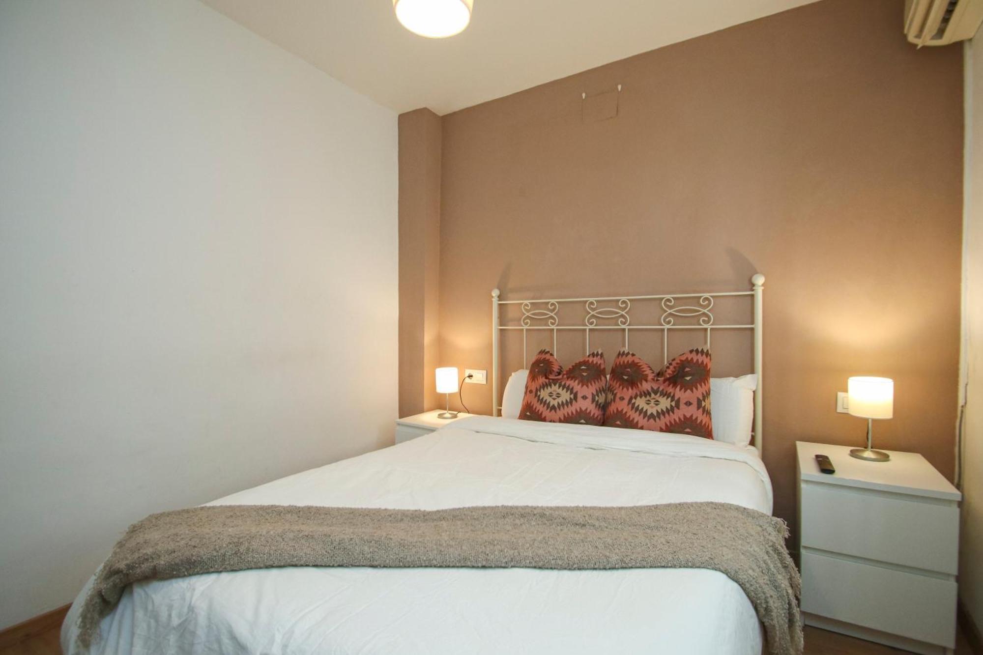 Spacious 2 Bedroom In The Heart Of Triana Apartamento *